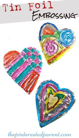 Tin Aluminum Foil Embossing - Painted embossed hearts. Pretty kid's arts &crafts projects for kids. Tin Foil Crafts, Aluminum Foil Crafts, Tin Foil Art, Heart Art Projects, Foil Embossing, Valentine Art Projects, Aluminum Foil Art, Homeschool Crafts, Valentine's Day Crafts For Kids