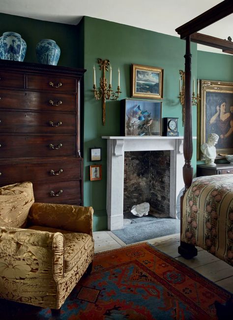 A Georgian townhouse in Somerset exquisitely restored by Jack Laver Brister | House & Garden Manufactured Home Remodel, Georgian Interiors, Georgian Townhouse, Popular Interior Design, Bedroom Interiors, Interior House Colors, Minimalist Home Interior, Hippie Home Decor, Quirky Home Decor