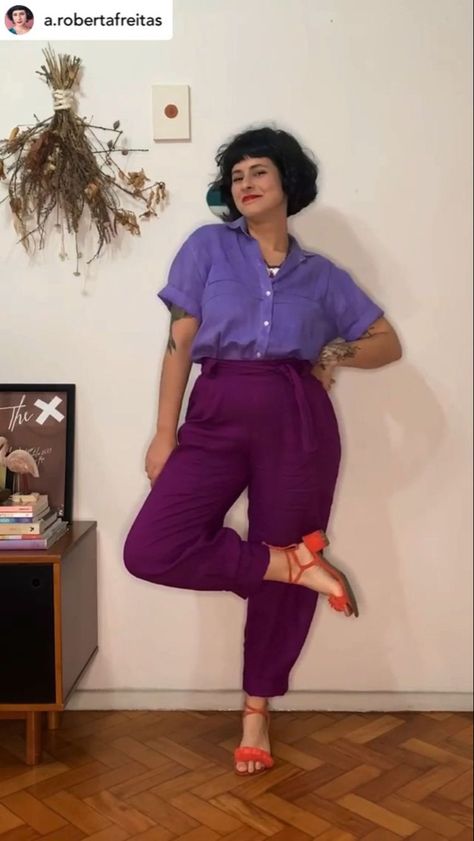 Style Inspiration For Midsize, Crunchy Professional Outfits, Boho At Work Outfits, Mid Size Outfits 2023, Quirky Casual Outfits, Mid Size Vintage Fashion, Midsize Eclectic Fashion, Retro Work Outfit, Eclectic Fashion Style Casual