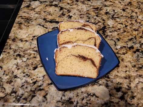 FOR THE BREAD *227 grams (2 1/4 cups) Kodiak Cakes gluten free flapjack mix *45 grams Quest vanilla or cinnamon crunch protein powder *2 large eggs *1 tsp vanilla extract *112 grams (1/2 cup) fat free Greek yogurt *3/4 cup Fairlife fat free milk (skim also works) FOR THE FILLING *1/4 cup of Lakanto granular monkfruit or regular sugar *2 TBS cinnamon FOR THE GLAZE *1/2 cup Lakanto powdered monkfruit or regular powdered sugar *2-3 TBS fat free or skim milk Protein Loaf, Cinnamon Roll Glaze, Cakes Gluten Free, Terrible Puns, Med Diet, Cinnamon Crunch, Kodiak Cakes, Cinnamon Roll Cake, Recipe From Scratch