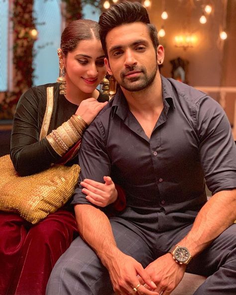 Bahu Begum, Arjit Taneja, Cristiano Ronaldo Haircut, Ronaldo Haircut, Pakistani Wedding Dresses, Abaya Dress, People Sitting, Tv Actors, Favorite Actors