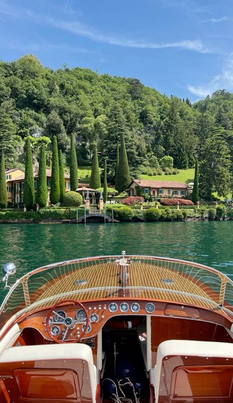 luxury lifestyle aesthetic Lake Como Yacht, Italian Lake Aesthetic, Lac Como, Lakecomo Italy, Lake Como Villas, Luxury Lifestyle Aesthetic, Aesthetic London, Como Lake, Italian Lakes