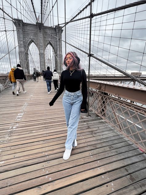 Brooklyn bridge, girl, aesthetic, outfit, New York, New York City Nyc Outfits March, Outfits For Nyc In March, New York In March Outfits, Nyc March Outfits, New York March Outfits, Outfits For Nyc, New York In March, Nyc March, March Outfits