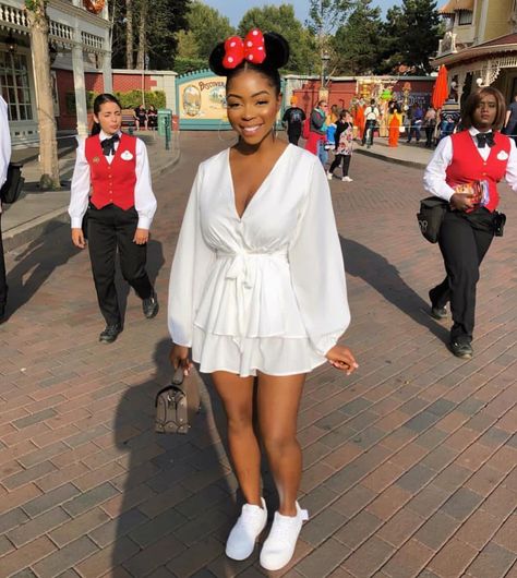 🎾 @allyiahsface @allyiahsface ▫️ ▪️Follow @outfitofthedaybabe For More ▫️#outfitofthedaybabe Disneyland Outfits Black Women, Tiana And Naveen, Outfits Black Women, Happy Early Birthday, Disneyland Outfits, Black Barbie, Urban Looks, Start A Blog, Fashion Mode