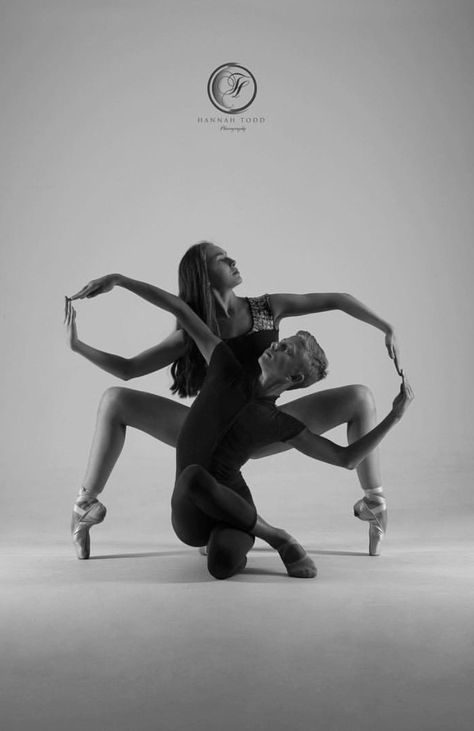 Contemporary Dancing, Dance Duet, Dance Problems, Adele Weight, Dance Aesthetic, Dance Picture Poses, Dance Photo Shoot, Dancer Photography, Ballet Russe