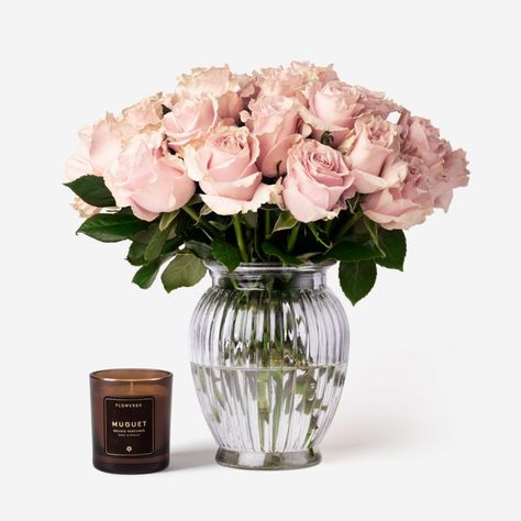 Same & Next Day Delivery Manhattan | FLOWERBX US Pink Mondial Rose, Mondial Rose, Pink Flower Bouquet, Closed For Christmas, Fresh Flower Bouquets, Flower Food, Same Day Flower Delivery, Luxury Flowers, Love Rose