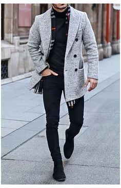 Mens New York Winter Outfit, Gentleman Style Outfits, Men's Winter Fashion, Suits Tuxedo, Grey Overcoat, Custom Dress Shirts, Mens Business Casual Outfits, Herren Style, Mens Fashion Blazer