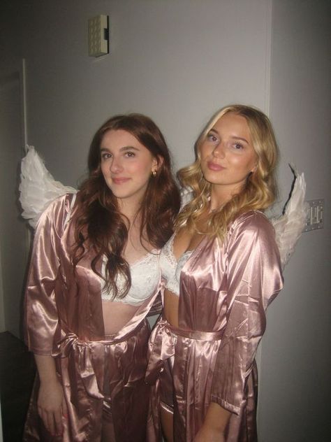 30  Halloween Costume Ideas for Friends in 2024 - Boss Babe Chronicles Victoria’s Secret Angel Halloween Outfit, Victoria’s Secret Angel Costume Women, Victorias Secret Halloween Costumes, Halloween Costumes Vs Angel, Vs Secret Angel Costume, Vs Angels Costume, Victoria's Secret Angel Costume, Halloween Bestie Costumes, Victoria Secret Halloween Costume