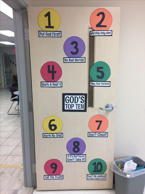 God's Top Ten - Sunday School Classroom Door - 10 Commandments Gods Ten Commandments, Gods Top Ten, Ten Commandments Bulletin Board, 10 Commandments Bulletin Board, Ccd Classroom Ideas, Christian Elementary Classroom, Sunday School Door Ideas, 10 Commandments Craft Preschool, Ten Commandments Activities