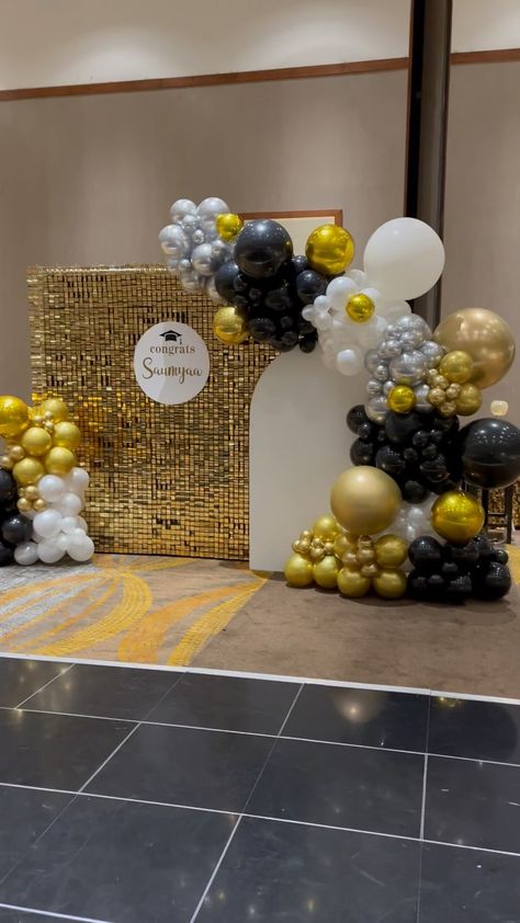 Stage Decor Balloons, Retirement Backdrop Ideas, Graduation Stage Design, Retirement Decoration Ideas, Graduation Backdrop Ideas, Wall Design Outdoor, Retirement Decor, Birthday Backdrop Design, Event Wall