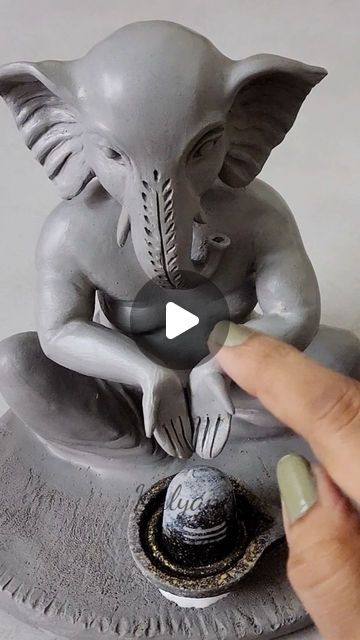 ardhi.kalyani (𝓐𝓶𝓶𝓾𝓵𝓾) on Instagram: "DIY Eco-friendly Ganesh ji ki murti 🤩...Watch step by step tutorial is on my youtube channel "Kalyani's corner" link given in my bio ❤️  . . . . . . . . #Kalyaniscorner #artist #artistsoninstagram #artandcraft #artwork #art #artoftheday #reelvideo #reelsinstagram #reelsinsta #reelsindia #reels #reelsvideo #trending #trendingcrafts #trendingreels #diyprojects #diy #diycrafts #craftideas #bestoutofwaste #viralreels #viralvideos #bestoutofwaste #ganeshchaturthi #handmade #giftideas #ganesha #homedecor" Clay Ganesha Handmade Step By Step, Clay Ganesha Handmade, Clay Ganesha, Ganesh Murti, Trending Crafts, Ganesh Ji, Ganesha Art, Best Out Of Waste, Instagram Diy