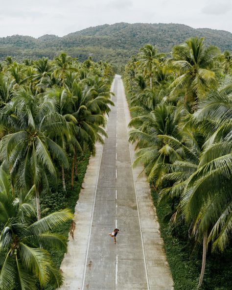 What to do in Siargao, Philippines. Siargao Travel Guide. The Best Island in the Philippines. Philippines Travel Photography, Philippines Aesthetic Vintage, Phillipines Aesthetic, Siargao Photography, Philippines Siargao, Philippines Nature, Islands Aesthetic, Philippines Aesthetic, Philippine Travel