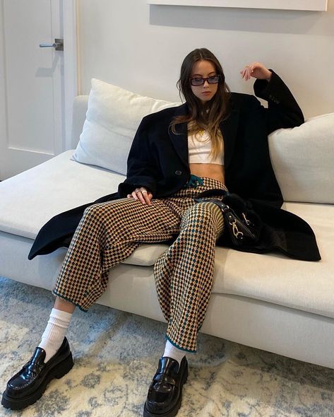 Checkered Pants Outfit Winter, Checkered Pants Outfit, Nineties Fashion, Pants Outfit Winter, Winter Pants Outfit, Checkered Pants, Swimsuit Dress, Outfit Winter, Warm Outfits