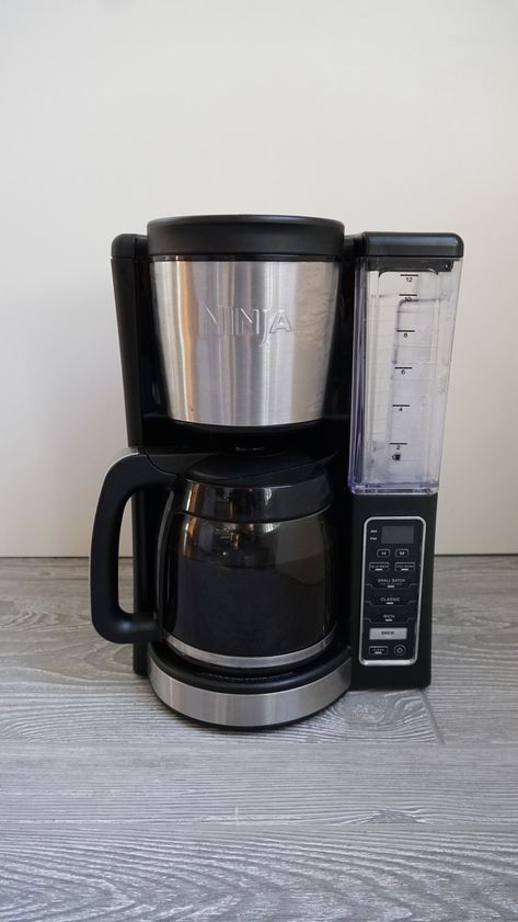 How to make coffee in a drip coffee maker - TODAY Drip Coffee Recipe, Drip Coffee Stand, Best Drip Coffee Maker, Coffee To Water Ratio, Types Of Coffee Beans, Ways To Make Coffee, Easy Coffee Recipes, Coffee Today, Mr Coffee