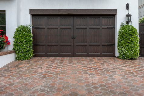 Spanish House Driveway, Saltillo Tile Patio Outdoor Living, Spanish Style Driveway Pavers, Spanish Style Pavers, Spanish Tile Patio Outdoor Areas, Terracotta Pavers Outdoor, Spanish Pavers, Spanish Style Driveway, Spanish Driveway