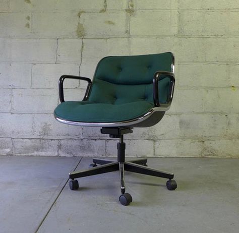 Daily Marketplace Deals: Stylish Desk Chairs, Vintage & New | Apartment Therapy Vintage Desk Chair, Retro Office Chair, Vintage Office Chair, Chairs Vintage, Stylish Desk, Flexible Seating, Desk Chairs, New Apartment, Best Desk