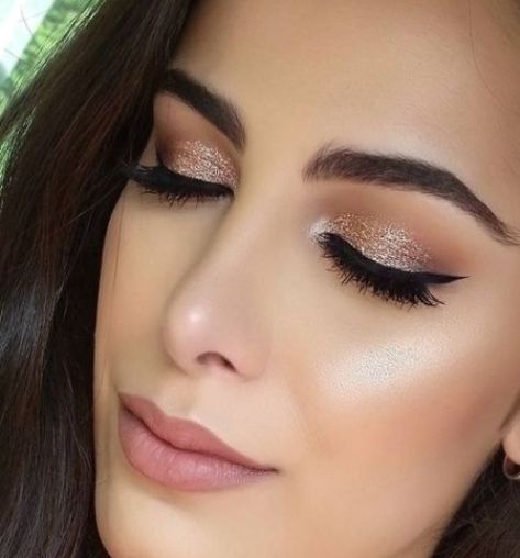 No Glitter Eye Makeup, Makeup For Rose Gold Dress, Types Of Makeup Looks, Stila Cosmetics, Bold Eye Makeup, Holiday Makeup Looks, Rose Gold Makeup, Eye Makeup Styles, Junior Prom