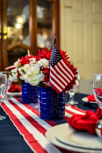 Fourth of July table decor Fourth Of July Table Decor, Ideas For Independence Day, Independence Day Wallpaper, July Decoration, Table Decoration Ideas, Fourth Of July Decorations, Holiday Party Decor, Fourth Of July Food, Fourth Of July Decor