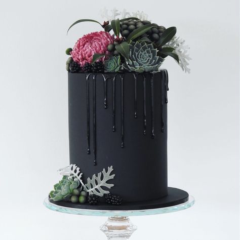 1 Tier Black Cake, Walmart Wedding Cake, 1 Tier Wedding Cakes, 30s Birthday, Walmart Wedding, Birthday Ideas For Men, Single Tier Cake, Black Cake, Elegant Birthday Cakes