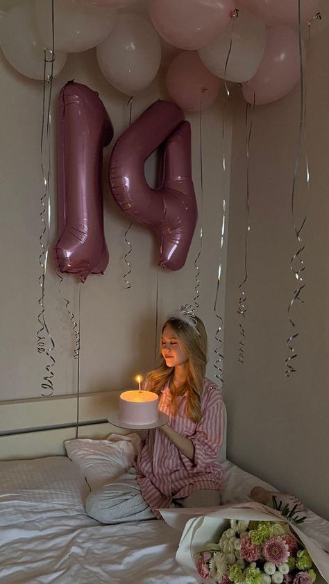 Bedroom Bday Photoshoot, Bed Birthday Decorations, What To Ask For Your Birthday 13, Decorate Birthday Room, Aesthetic Birthday Shoot, Birthday 13 Girl, Aesthetic Birthday Wallpaper, Wallpaper For Birthday, 14th Birthday Aesthetic