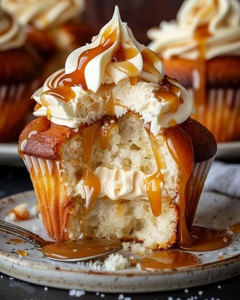 Butter Pecan Cupcakes, Pecan Cupcakes, Easy Salted Caramel, Cupcakes With Caramel, Salted Caramel Recipes, Cream Cheese Cupcakes, Salted Caramel Cupcakes, Caramel Cupcakes, Caramel Cream