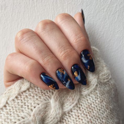 Dark gel polish, summer nails, winter nails, diy easy nails rubber base gel polish color cute nails 2023 nails November Blue Nails, Navy Blue Fall Nail Designs, Midnight Blue Nails Design, Winter Nails Colors, Navy Blue Nail Designs, Blue Gold Nails, Dark Color Nails, November Nails Fall, Ball Nails