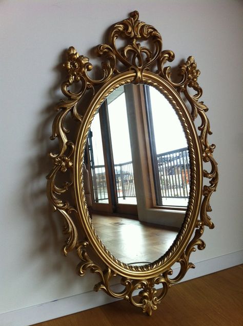 Circle Mirrors, Gold Ornate Mirror, Vintage Gold Mirror, Mid Century Hollywood, Vintage Photo Frames, Gsxr 600, Casa Vintage, Ornate Mirror, Grey Home Decor