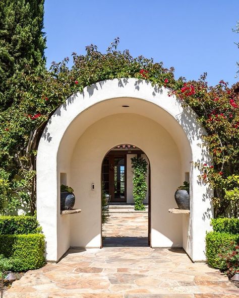 Spanish Style Entry, Morrison Interiors, Mediterranean Patio, Spanish Style Architecture, Flagstone Patio, Colonial Design, Laguna Niguel, Spanish Style Homes, Interior Modern