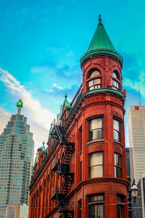 Gooderham Building, Toronto Architecture, Toronto Houses, Brookfield Place, Yonge Street, Canada Eh, Flatiron Building, Art Pics, Front Street