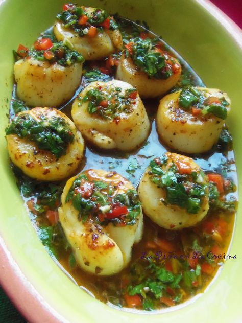 Seared Scallops in a Chimichurri  Style Sauce Sauce. New Post~ #valentinesdaydinner 2015 Mexican Fish, Mexican Seafood, American Snacks, Pan Seared Scallops, Seared Scallops, Scallop Recipes, Chimichurri Sauce, Scallops Seared, Quesadillas