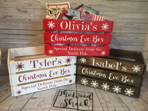 Christmas Eve Crate, Wooden Christmas Eve Box, Xmas Eve Boxes, Personalised Christmas Eve Box, Cricut Christmas Ideas, Crate Diy, Cricut Christmas, Christmas Eve Box, Christmas Keepsakes