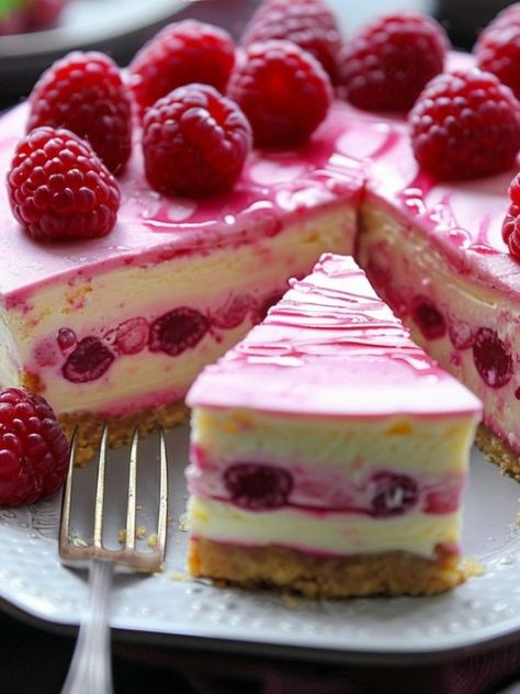 Raspberry No Bake Cheesecake, Lemon Pound Cake Recipe, Raspberry Desserts, Banana Dessert Recipes, Easy Sweets, Healthy Cheesecake, Banana Dessert, Cake Recipes From Scratch, Creative Desserts