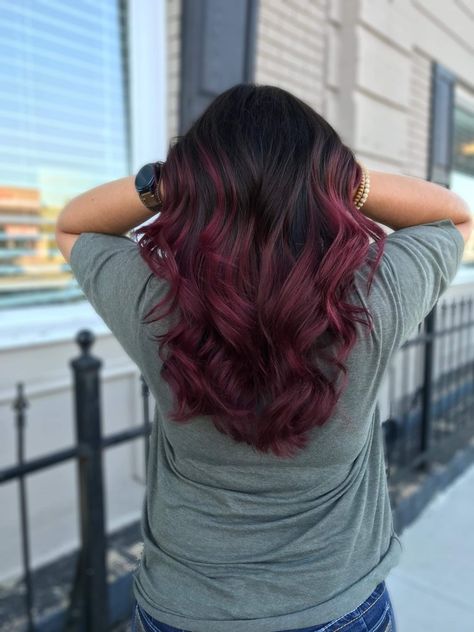 Deep Maroon Hair, Cherry Brunette, Wine Red Hair Color, Ombre Hair Color Ideas, Wine Hair Color, Maroon Hair, Magenta Hair, Wine Red Hair, Wine Hair