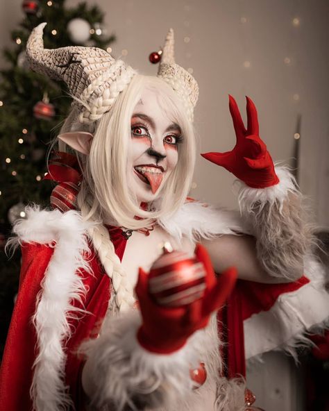 Krampus Cosplay Female, Krampus Inspired Outfit, Krampus Party Ideas, Scary Christmas Costume, Lady Krampus Costume, Female Krampus Cosplay, Krampus Makeup Women, Krampus Costume Women, Krampus Photoshoot