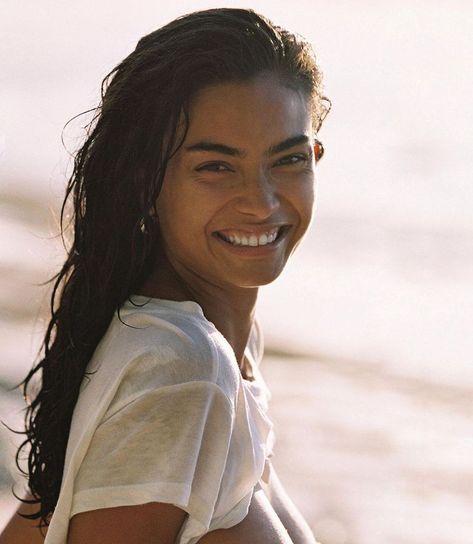 Kelly Gale, Kyra Santoro, Jessica Clement, Joel Kinnaman, Cameron Hammond, Jasmine Tookes, Mgmt, Sports Illustrated Swimsuit, Instagram And Snapchat