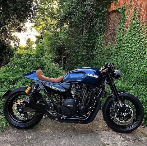 Motor Cafe Racer, Yamaha Xjr 1300, Modern Cafe Racer, Street Fighter Motorcycle, Yamaha Xjr, Custom Bikes Cafe Racers, Xjr 1300, Suzuki Cafe Racer, Yamaha Cafe Racer