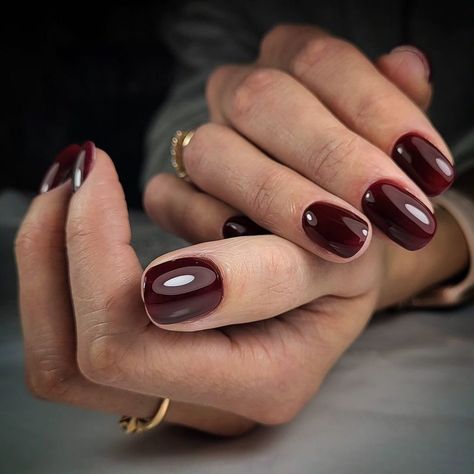 Maroon Fall Nails 26 Ideas - Burgundy Designs, Shapes & Colors Dark Maroon Nails Burgundy, Wine Color Nails Designs, Maroon Fall Nails, Maroon Nails Burgundy, Burgendy Nails, Maroon Nail Polish, Burgundy Nail Polish, Fall Nails Ideas, Rounded Acrylic Nails