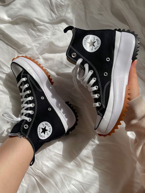 #converse #hightopsneakers #platformsneakers #aestheticedits #chunkysneakers Converse Chunky, Chunky Converse, Converse Shoes High Top, Converse Platform, Hightop Sneakers, Pink Converse, Shoe Wishlist, New Converse, Black Converse