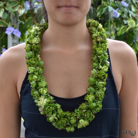 Green Rope Rose Lei  Kui & I Florist, LLC Hilo, Hawaii kuiandiflorist.com #kuiandi #hawaiianlei #roselei Rose Lei, Wearable Florals, Lei Ideas, Hawaiian Lei, Hula Girl, Amazing Things, Lei, Bouquets, Florist