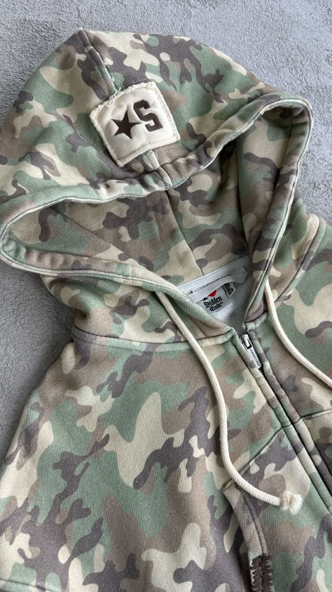 HIDDEN CULT® baggy camo set November 8th — baggy cropped hoodie and wide-leg sweatpants in exclusive custom camo. Premium 100% cotton, signature hardware, and distressed logo & stitch details. Drop: Nov 8, 2 PM EDT / 20:00 CEST. Limited stock. Camo Zip Up Hoodie Outfit, Cropped Zip Up Hoodie Outfit, Wide Leg Sweatpants Outfit, Camo Hoodie Outfit, Hidden Cult, Fashion Tiktok, Sweatpants Outfit, Cropped Zip Up, Wide Leg Sweatpants