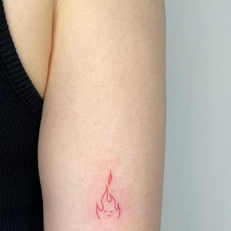 Lucia Tattoos 🏳️‍🌈 ✨London Fine Line Tattoo Artist on Instagram: "Tiny flame tattoo for Cassidy 🔥 Instantly becomes apart of her, thank you for your trust  Booking Mar & April 💌 Done @aurorabloomtattoo  • • • #finelinetattoo #redtattoo #flametattoo #firetattoo #tinytattoo #smalltattoo #tattooideas #cutetattoo #londontattooartist" Tiny Flame Tattoo, Small Flame Tattoo, Flame Tattoo, Flame Tattoos, Fine Line Tattoo, Fire Tattoo, London Tattoo, Red Tattoos, Line Tattoo