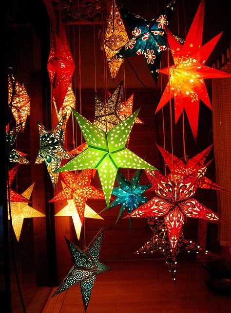 Star Lanterns - I'd love to do a multi-level hanging arrangement with my glass star lanterns and some LEDs, not sure where though Pink Piano, Paper Star Lanterns, Diy Lampe, Star Lanterns, Star Lamp, Lantern Festival, Indian Decor, Paper Stars, The Ceiling