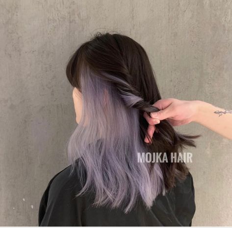 Purple Underneath Hair, Under Hair Color, Champagne Blonde Hair, Hidden Hair Color, Lavender Hair Colors, Brown Wavy Hair, Split Dyed Hair, Hair Color Underneath, Peekaboo Hair