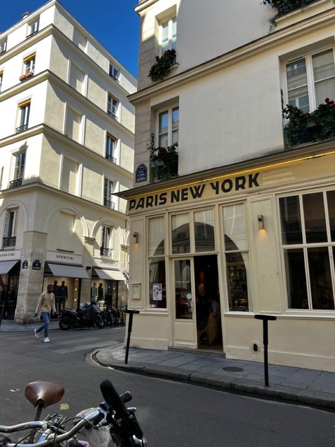 WE LOVE LE MARAIS Le Marais Aesthetic, Chateau Marmont Aesthetic, Les Marais Paris, Cafe Marly Paris The Louvre, Marais Paris, Grand Marais, New Paris, New York, Paris