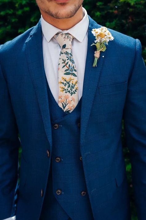 Yellow Wedding Backdrop, Yellow Wedding Ideas, Blue And Yellow Wedding, Navy Suit, Yellow Wedding, Blue And Yellow, Wedding Backdrop, Floral Tie, Blue Yellow