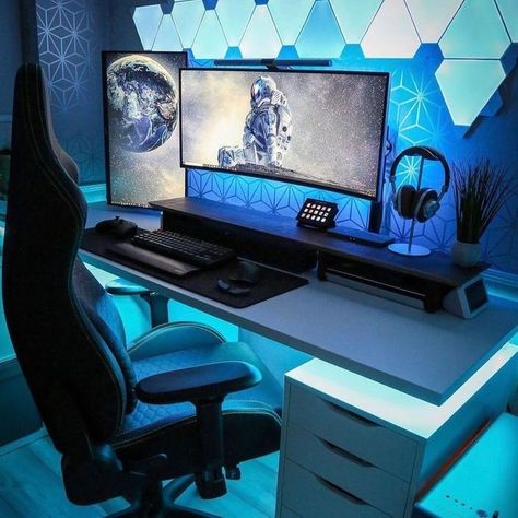 Set Up Gamer, Ultimate Gaming Setup, Games Room Inspiration, Best Gaming Setup, Cool Room Designs, Blue Desk, Pc Gaming Setup, Blue Game, Video Game Room Design