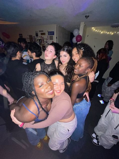 College Friends Aesthetic Black, College Aesthetic Friends Black, Black College Aesthetic, College Aesthetic Black Women, College Black Women, Black People Party, College Friends Aesthetic, College Aesthetic Friends, College Party Aesthetic