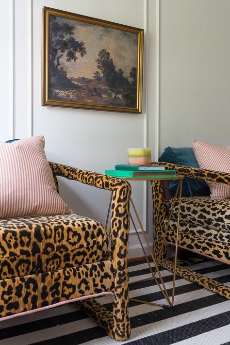 Animal Print Couch Sofas, Leopard Print Couches Living Rooms, Leopard Print Living Room Decor, Leopard Print Rug Bedroom, Leopard Print Chairs Living Room, Leopard Print Rug Living Room, Leopard Print Interior, Leopard Print Interior Design, Leopard Print Sofa