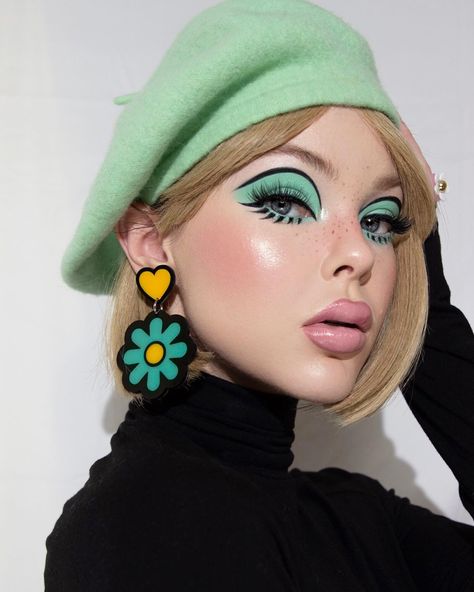 Groovy Nail Designs, 60s Mod Makeup, Bobs Bangs, Mint Eyeshadow, 60’s Makeup, Doll Lashes, Mod Makeup, Twiggy Makeup, Eye Pigments