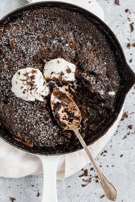 Chocolate Cobbler Bread Photography, Chocolate Cobbler, How Sweet Eats, Homemade Chocolate, Vegetarian Chocolate, Chocolate Desserts, Cobbler, Chocolate Recipes, Just Desserts